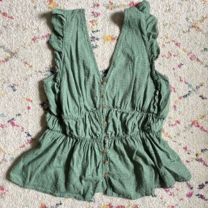 Fairy vibes 🧚🏻‍♀️ cottage core button top